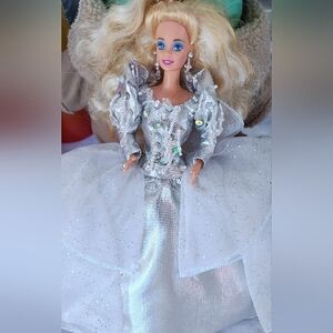 1992 Vintage happy holidays barbie doll